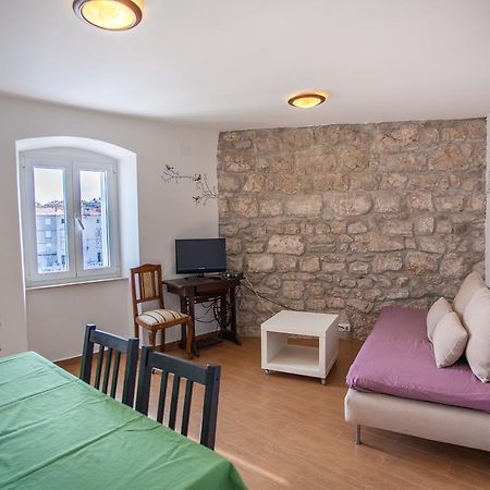 Apartment Pogled Na Luku 크레스 외부 사진
